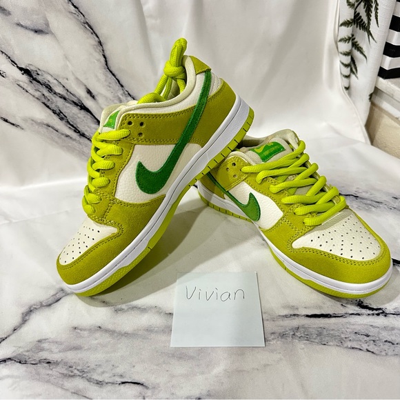 Nike Dunk SB Low Green Apple women size 5.5 Limited Edition - Picture 3 of 10